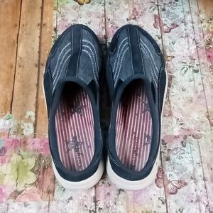 Easy spirit slipon sneakers